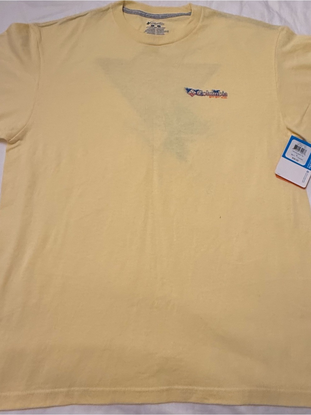 Columbia Men’s Short-Sleeve Tee in Pale Yellow with Small Chest Logo